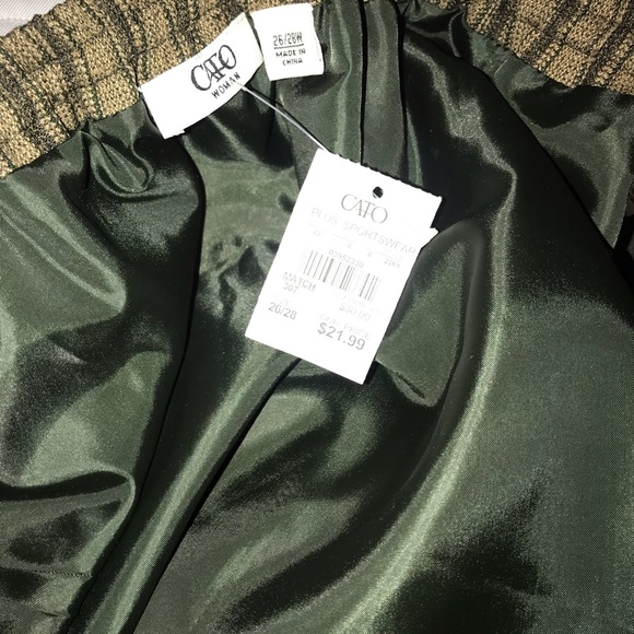 Fancy, Fish-tailed Flounce - Picture 7 of 7